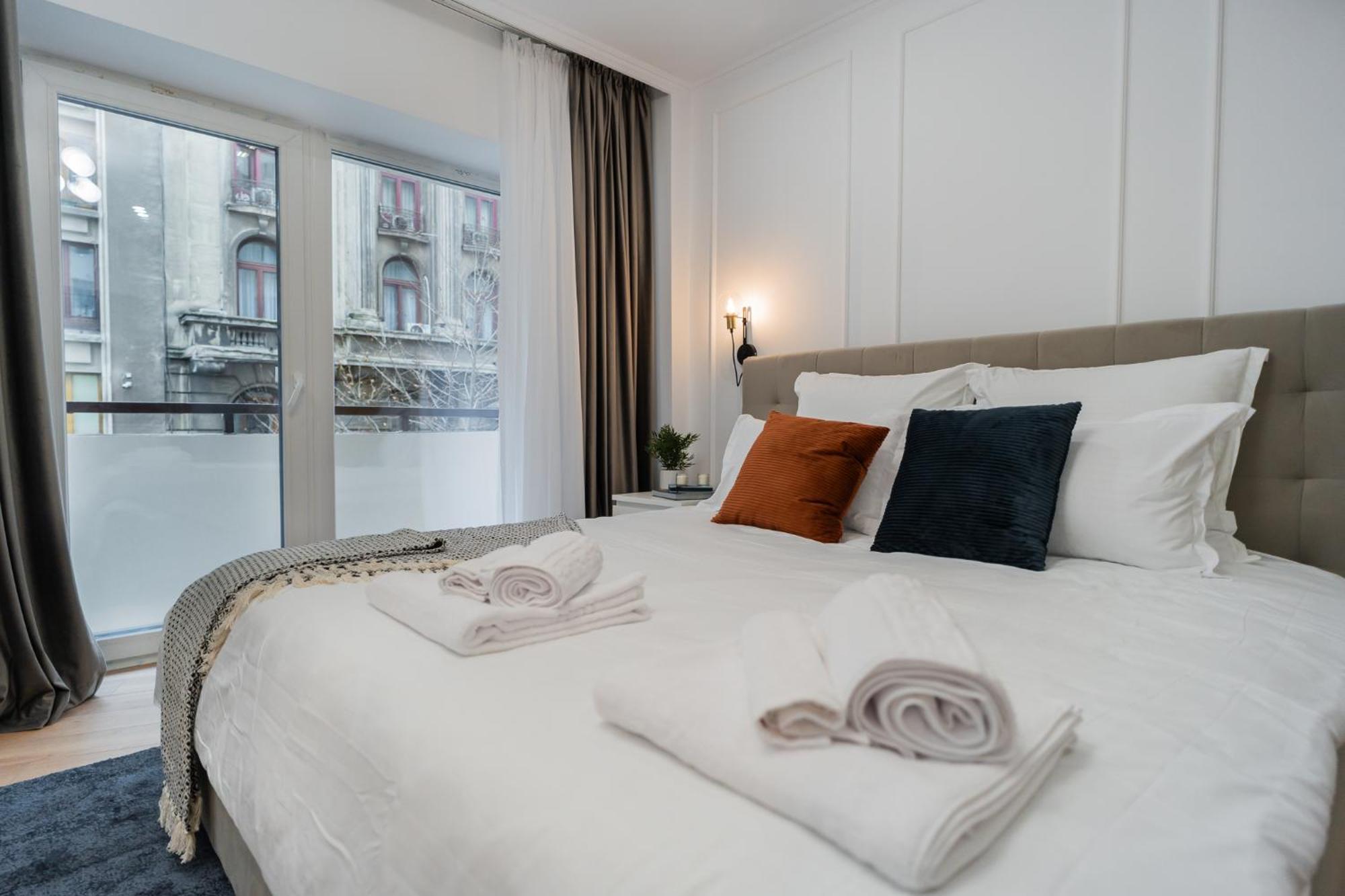Urban Pearl - Old Town - Unique 4Br/3Ba Apartment 布加勒斯特 外观 照片