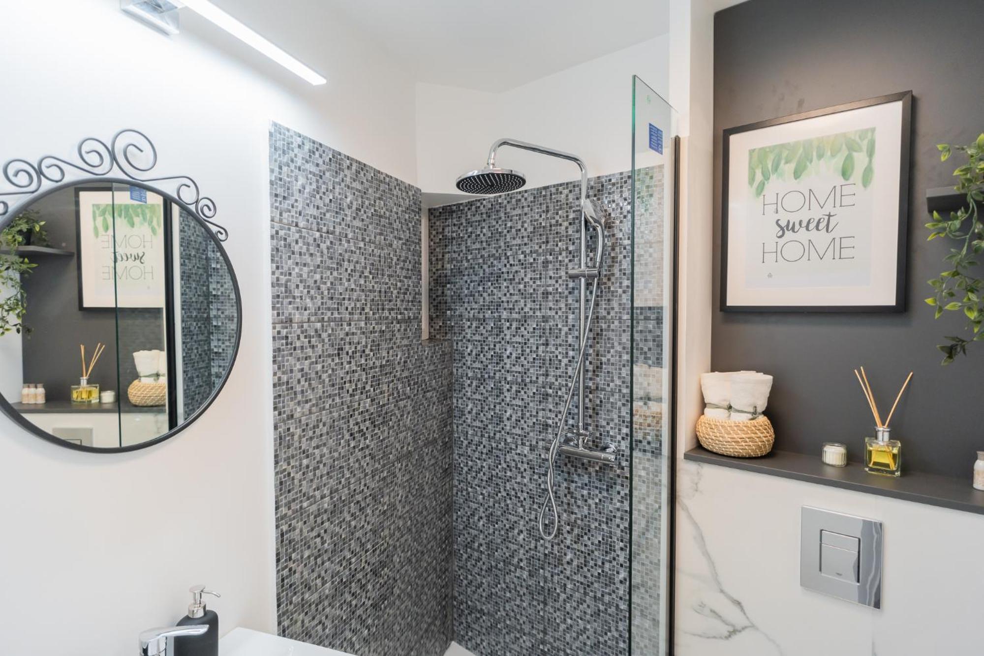 Urban Pearl - Old Town - Unique 4Br/3Ba Apartment 布加勒斯特 外观 照片